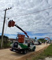 Colisão contra poste causa falta parcial de energia em Morro da Fumaça