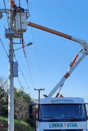 Cermoful Energia instala novo religador no bairro Bortolatto