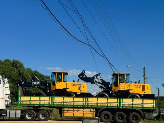 Caminhão colide contra fios de energia em Morro da Fumaça